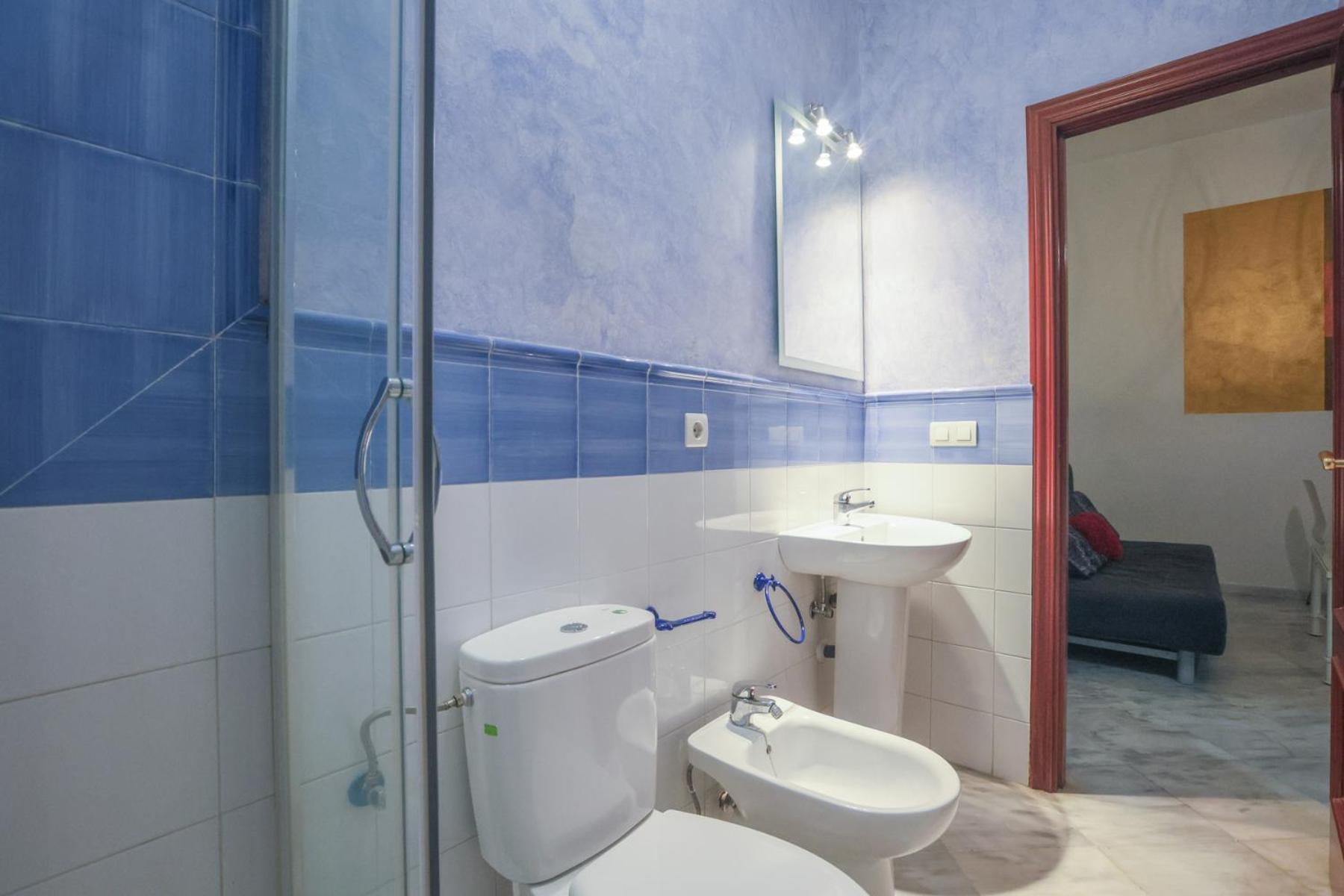 Galindo Center Premium Suites, Free Parking 塞维利亚 外观 照片